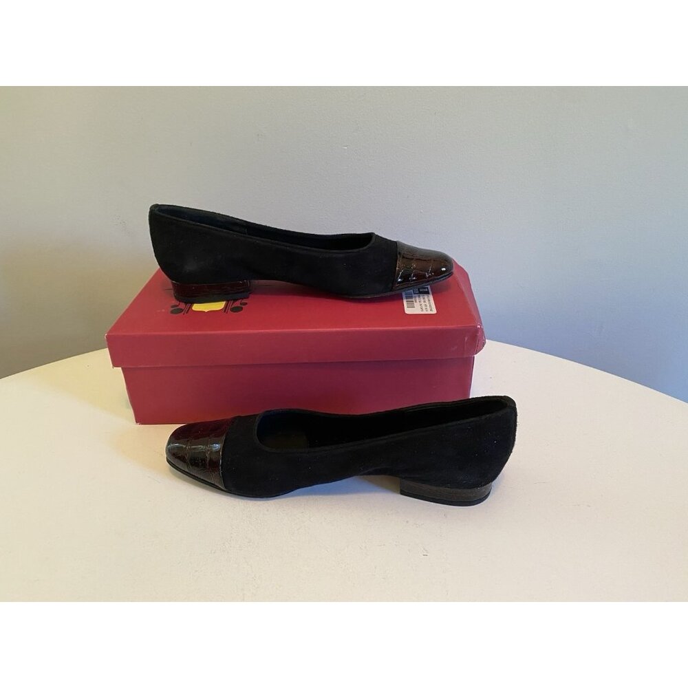 Vaneli Black Suede Flats Frankie Shoes Womens 7.5N Low Heel Slip On Toe Cap